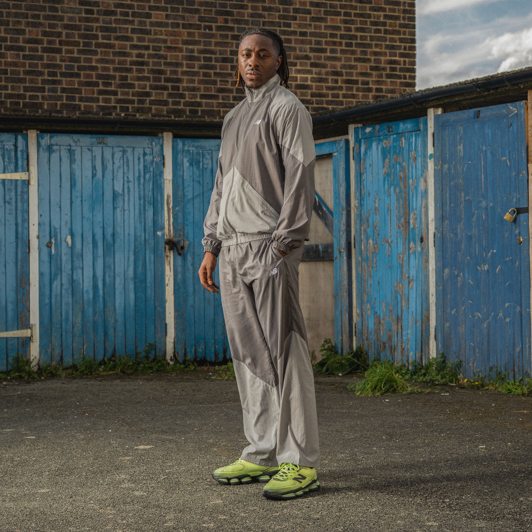 Shop Unisex ABZORB 2000 Lifestyle Shoes Online - New Balance